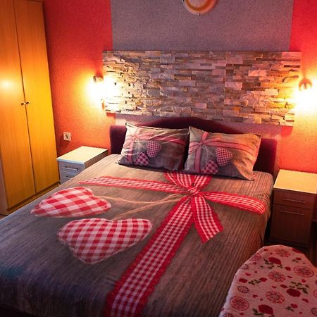 Apartments Marijana Тиват Экстерьер фото